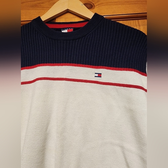 Tommy Hilfiger Sweater, Size Large - Picture 4 of 8